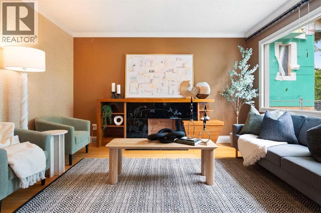 229 11 Avenue NE — photo 4