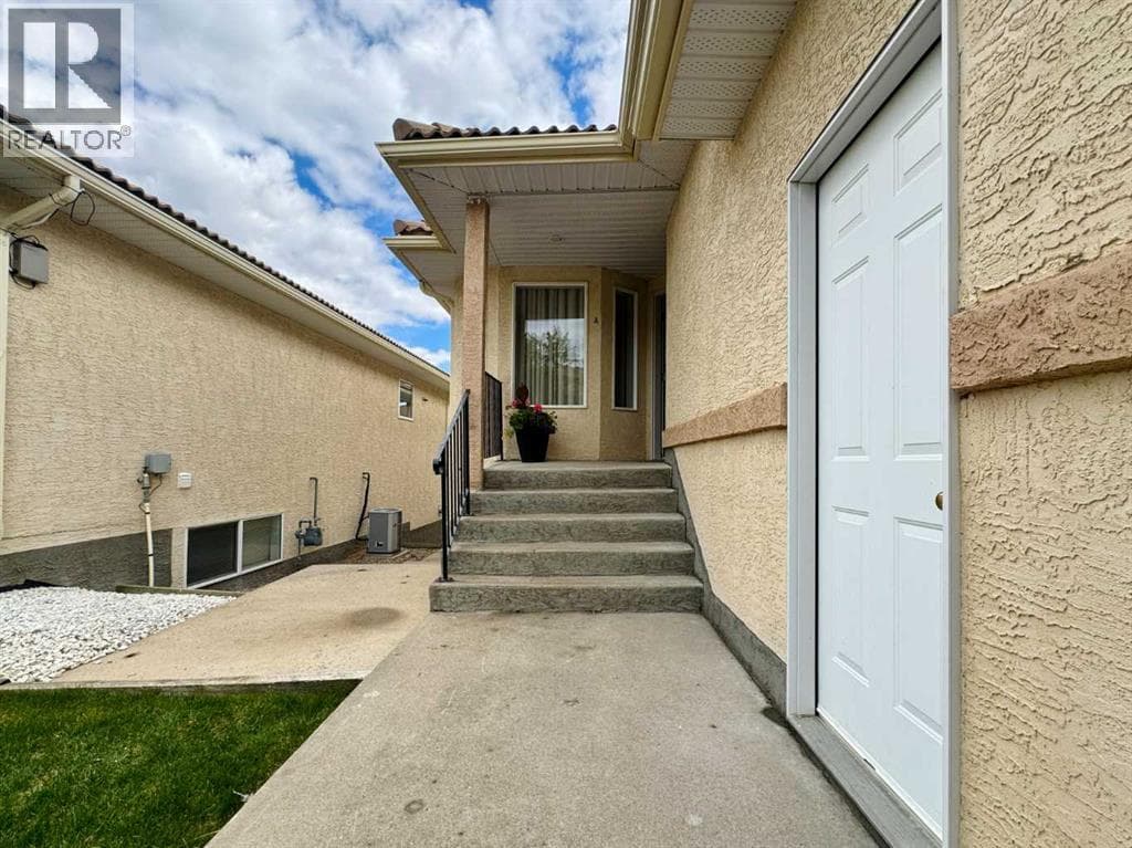 1, 398 Canyon Boulevard W — photo 3