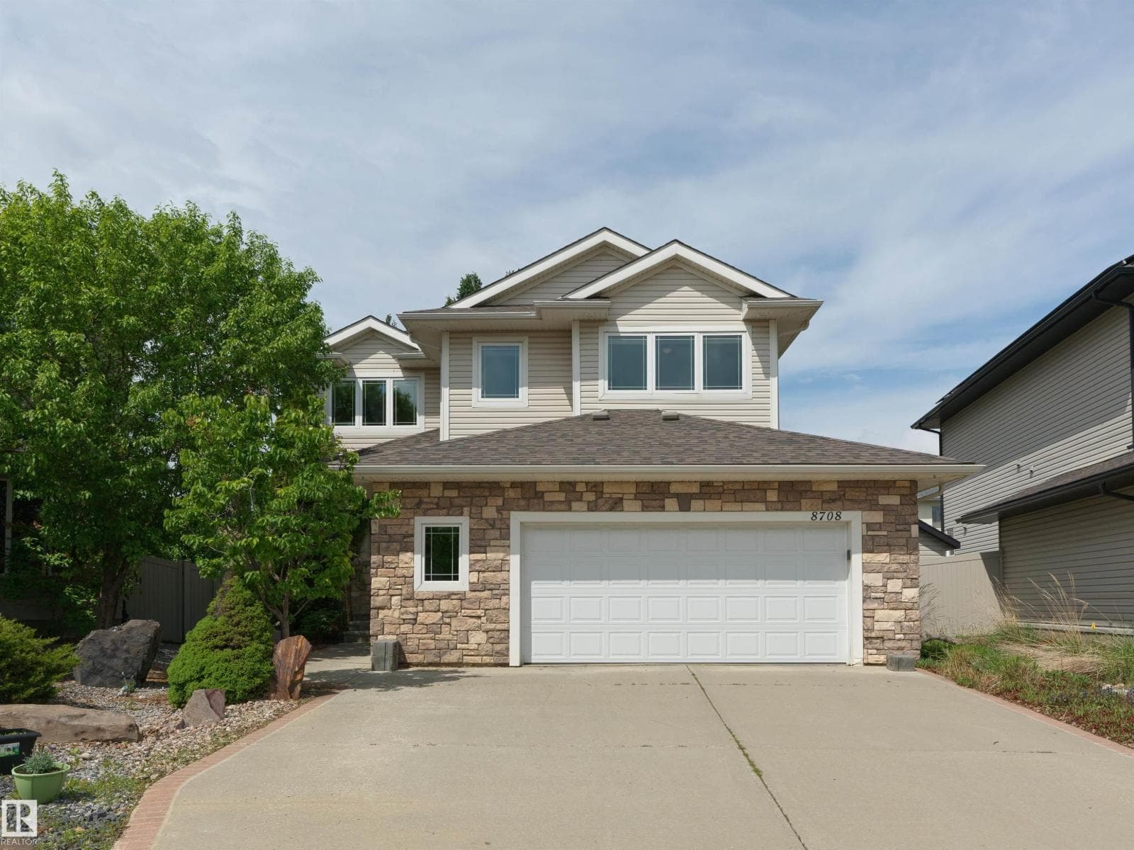 8708 207 ST NW