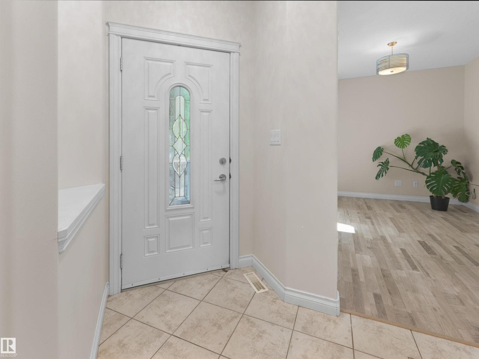 8708 207 ST NW — photo 3