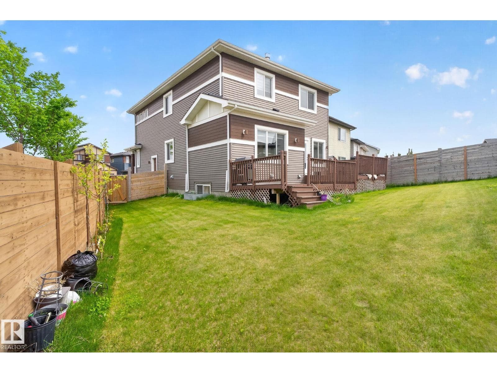 704 39 ST SW — photo 2