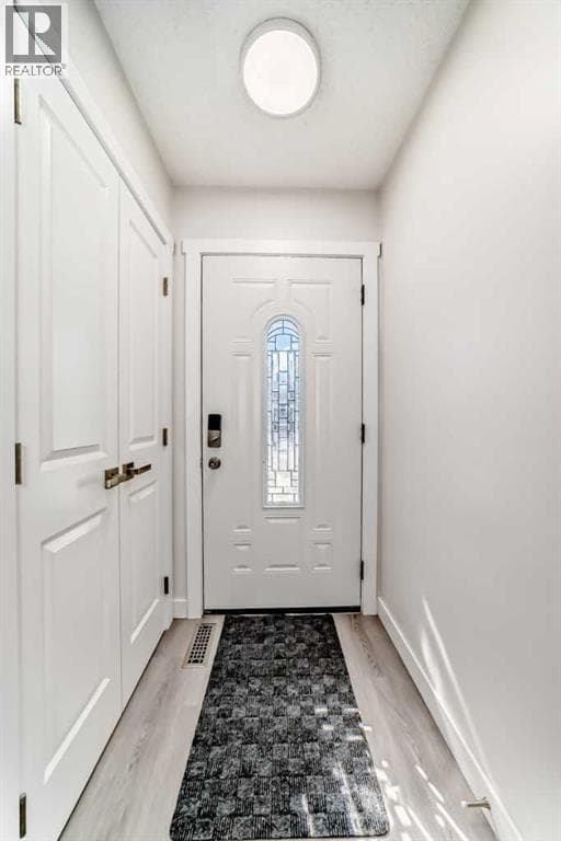 236 Pinemill Mews NE — photo 3