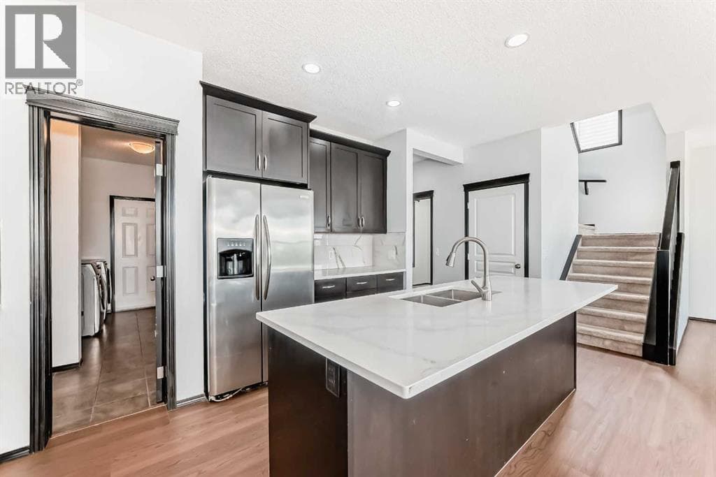 114 Autumn Circle SE — photo 2