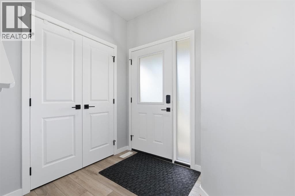 623 Savanna Crescent NE — photo 4