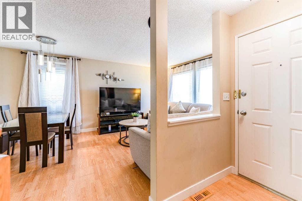144 Midbend Place SE — photo 4