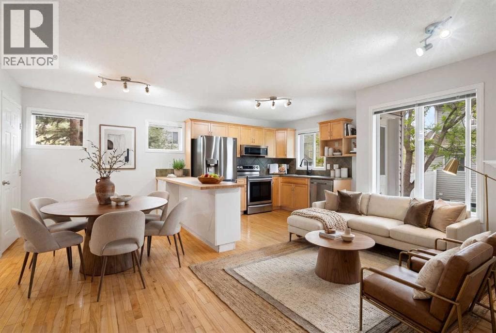 112 Royal Oak Gardens NW — photo 3