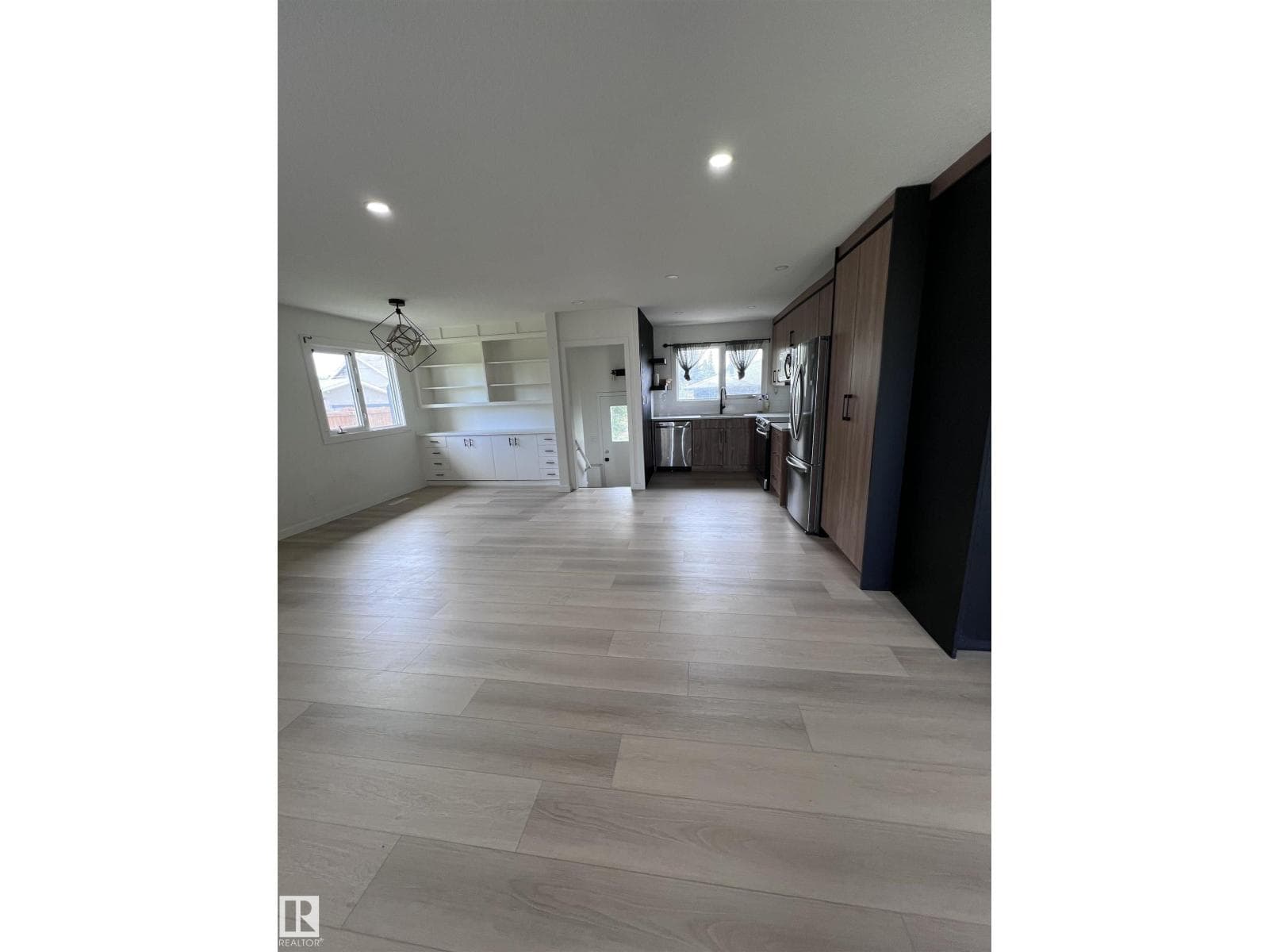 11911 133 AV NW — photo 5