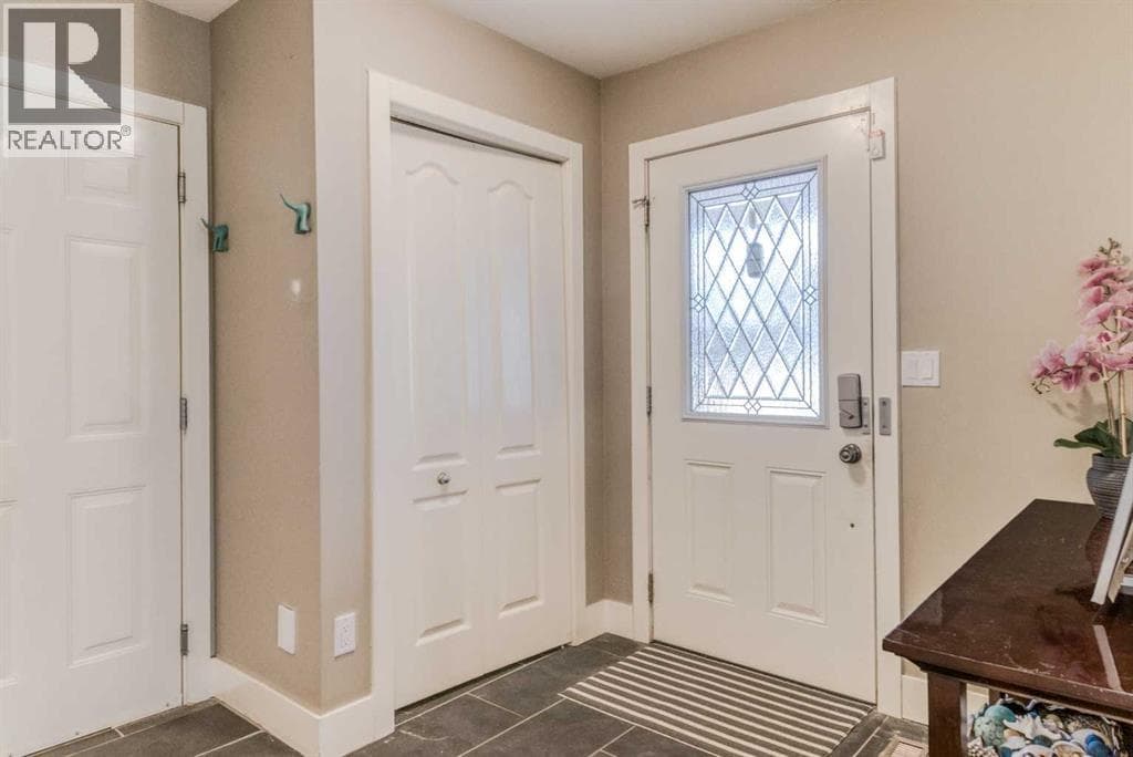 100 Royal Birch Crescent NW — photo 5