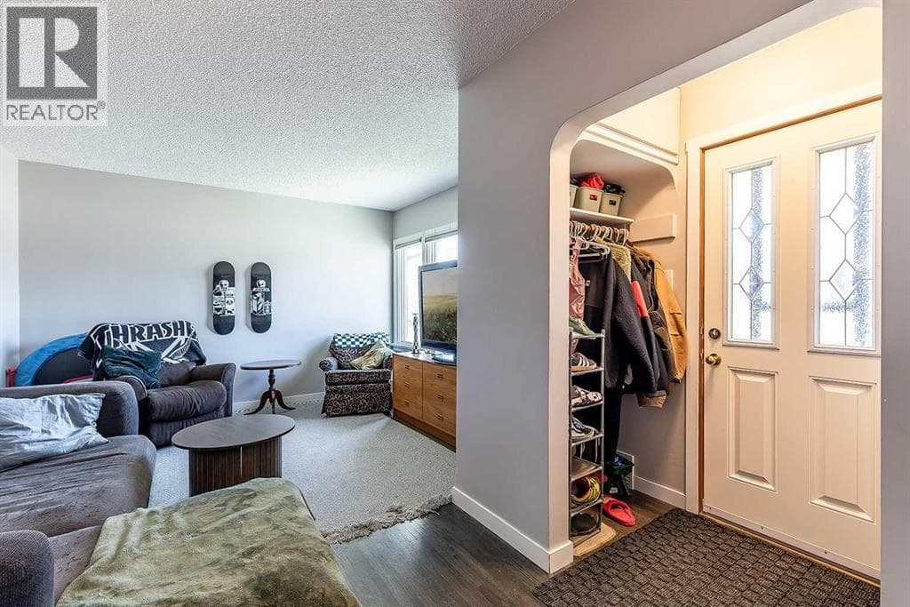 538 6 Street SW — photo 4