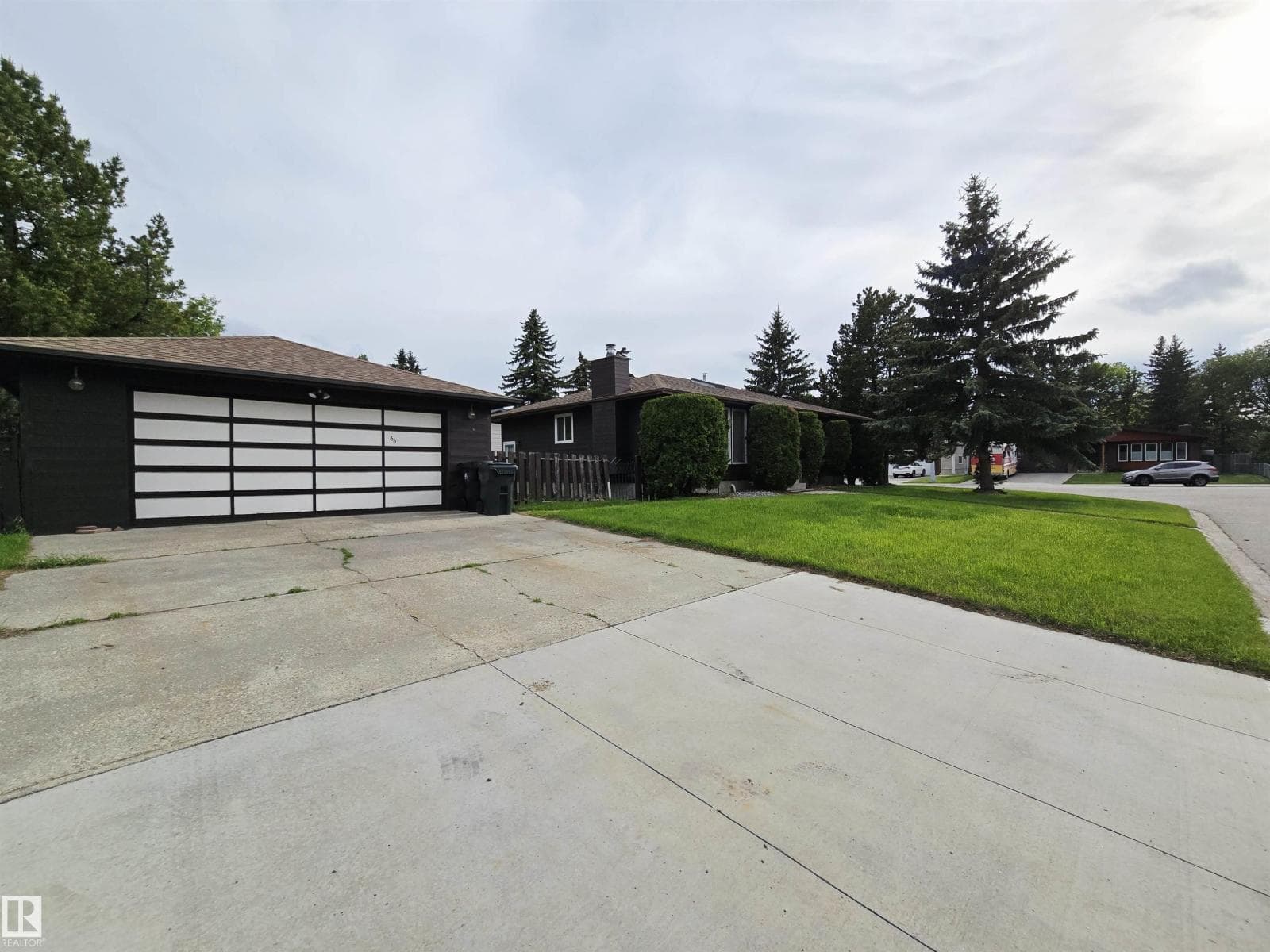 66 MILLER AV — photo 3