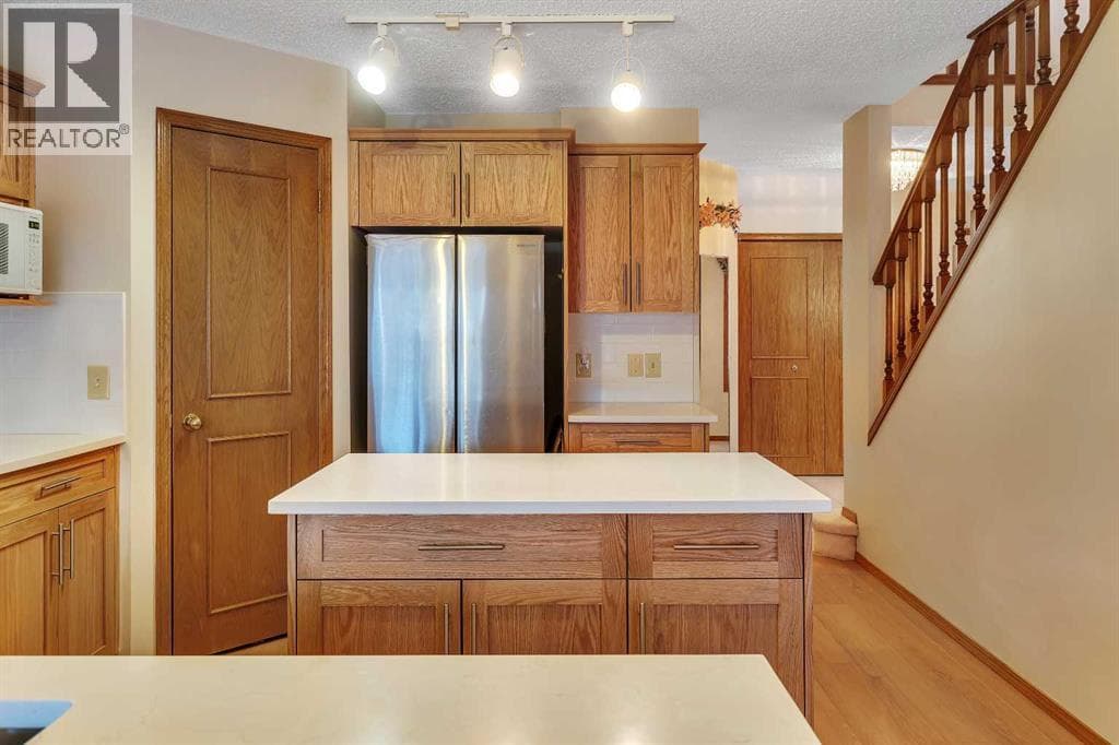 133 Riverview Park SE — photo 4