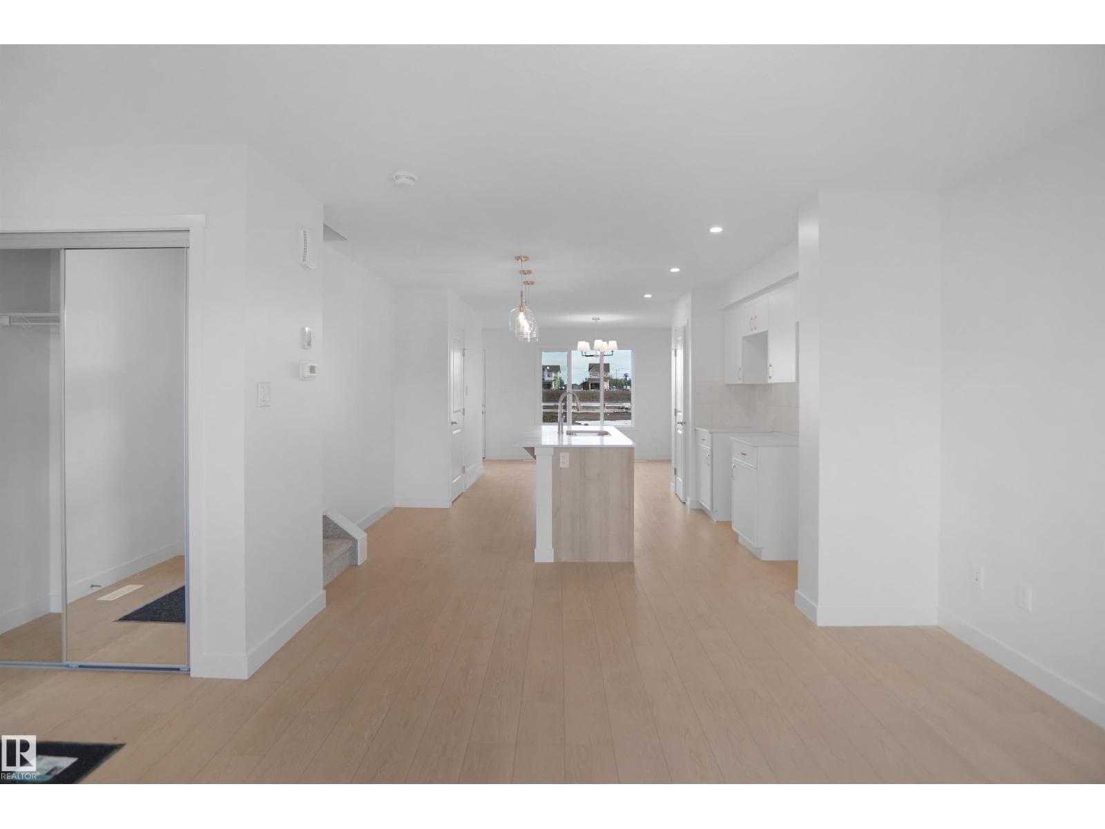 21035 25 AV NW — photo 5