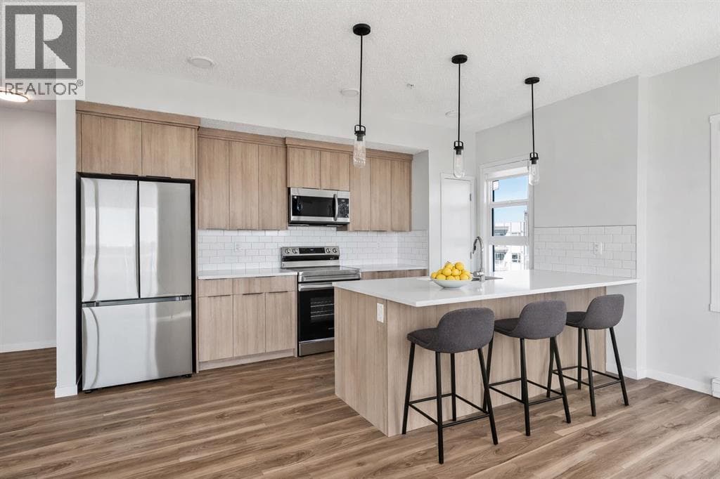 415, 40 Carrington Plaza NW — photo 2