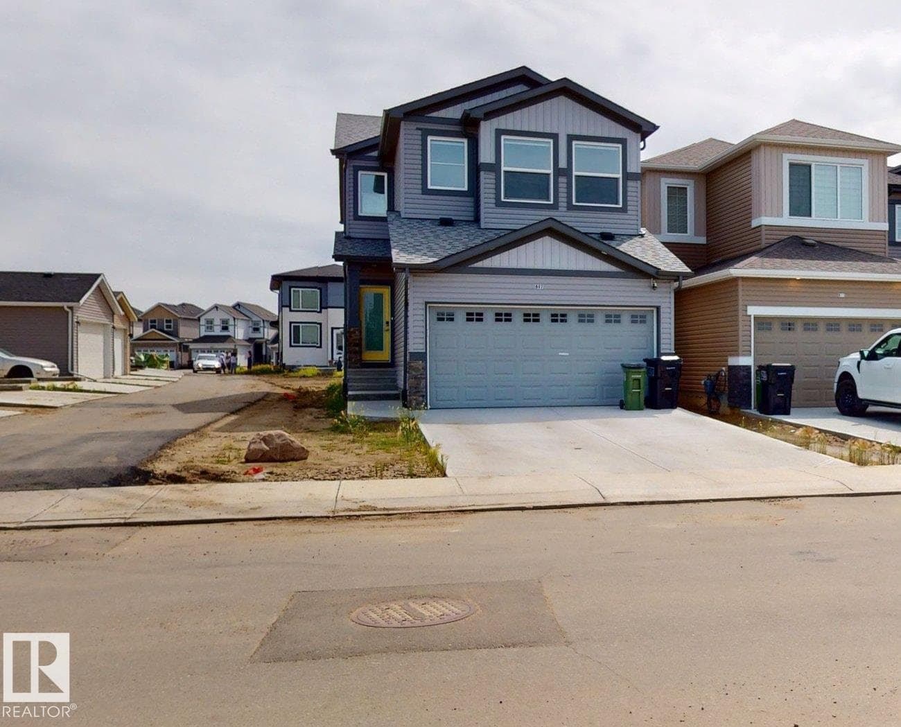 607 31 AV NW