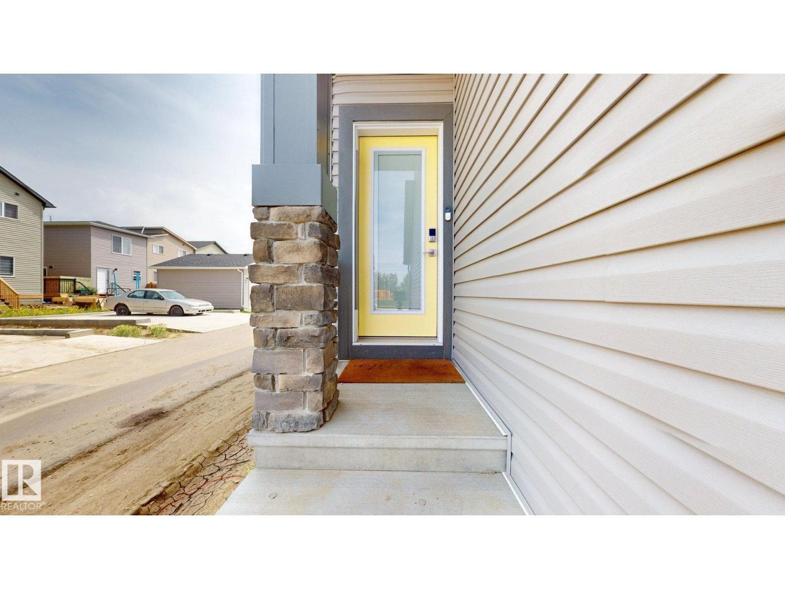 607 31 AV NW — photo 2