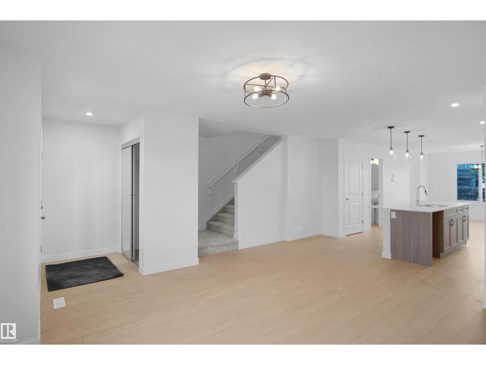 21204 25 AV NW — photo 4