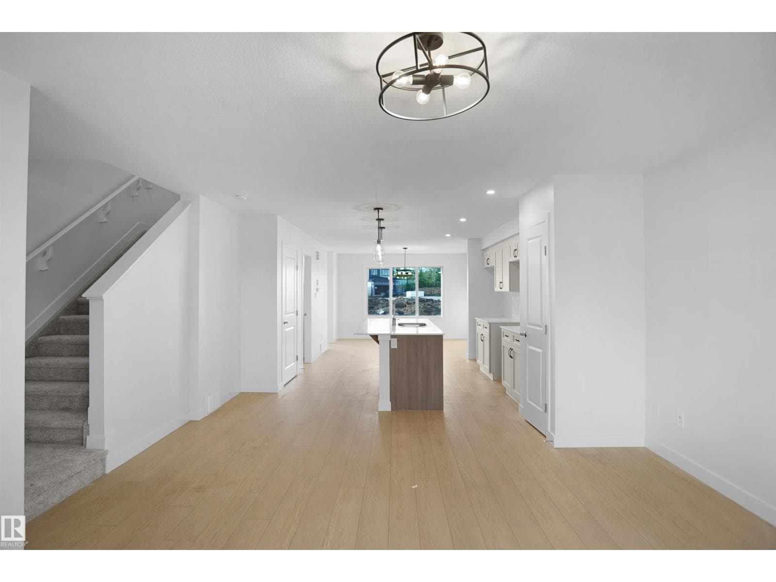 21204 25 AV NW — photo 5