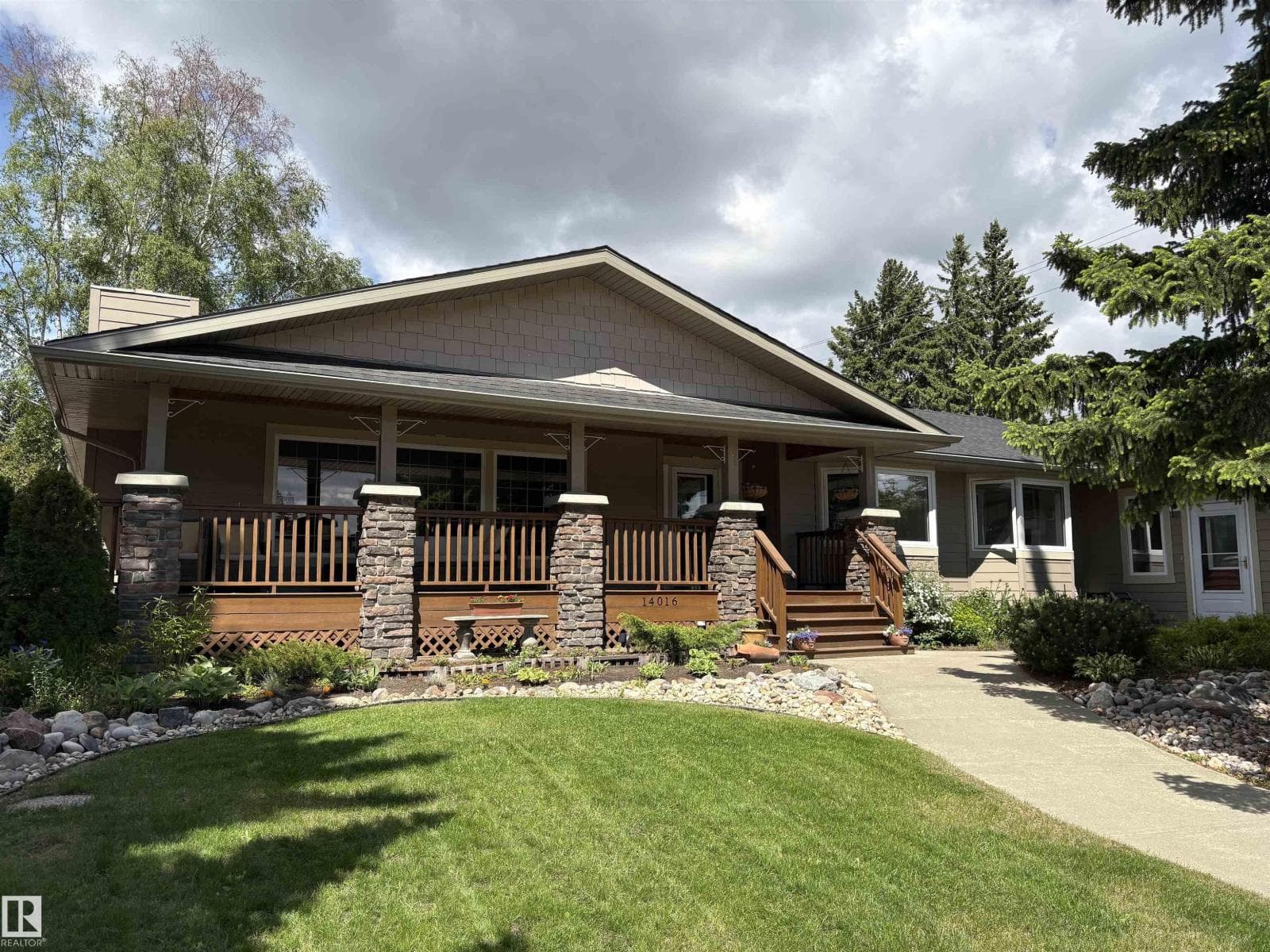 14016 85 AV NW