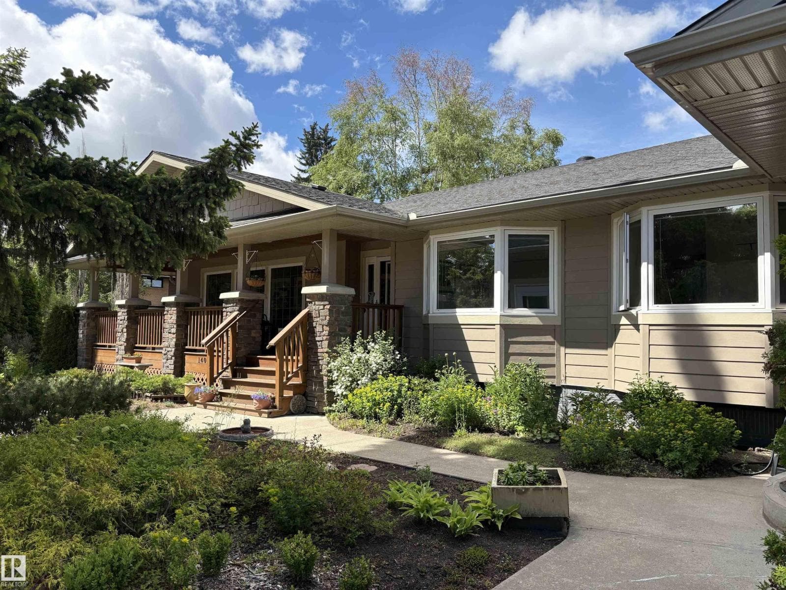 14016 85 AV NW — photo 2