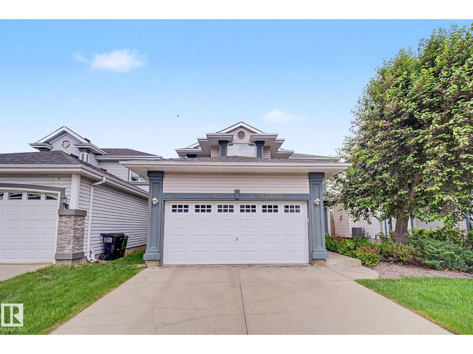 11732 10 AV NW NW