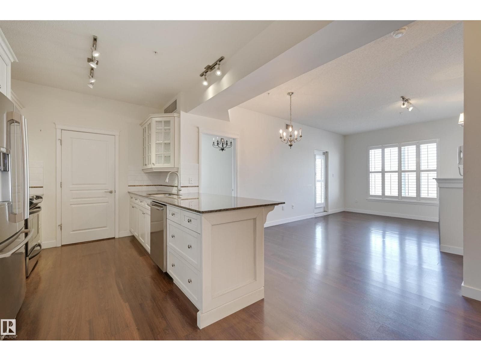 #521 10333 112 ST NW — photo 3