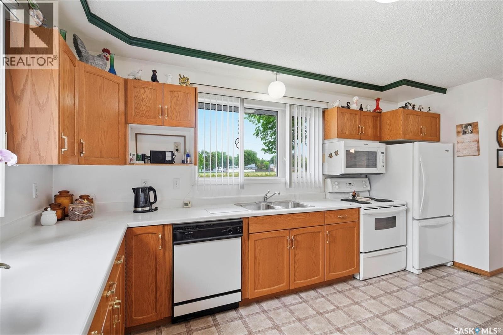 3 bed 2 bath single family at 1019 McMillan AVENUE — $275,000 — photo 8
