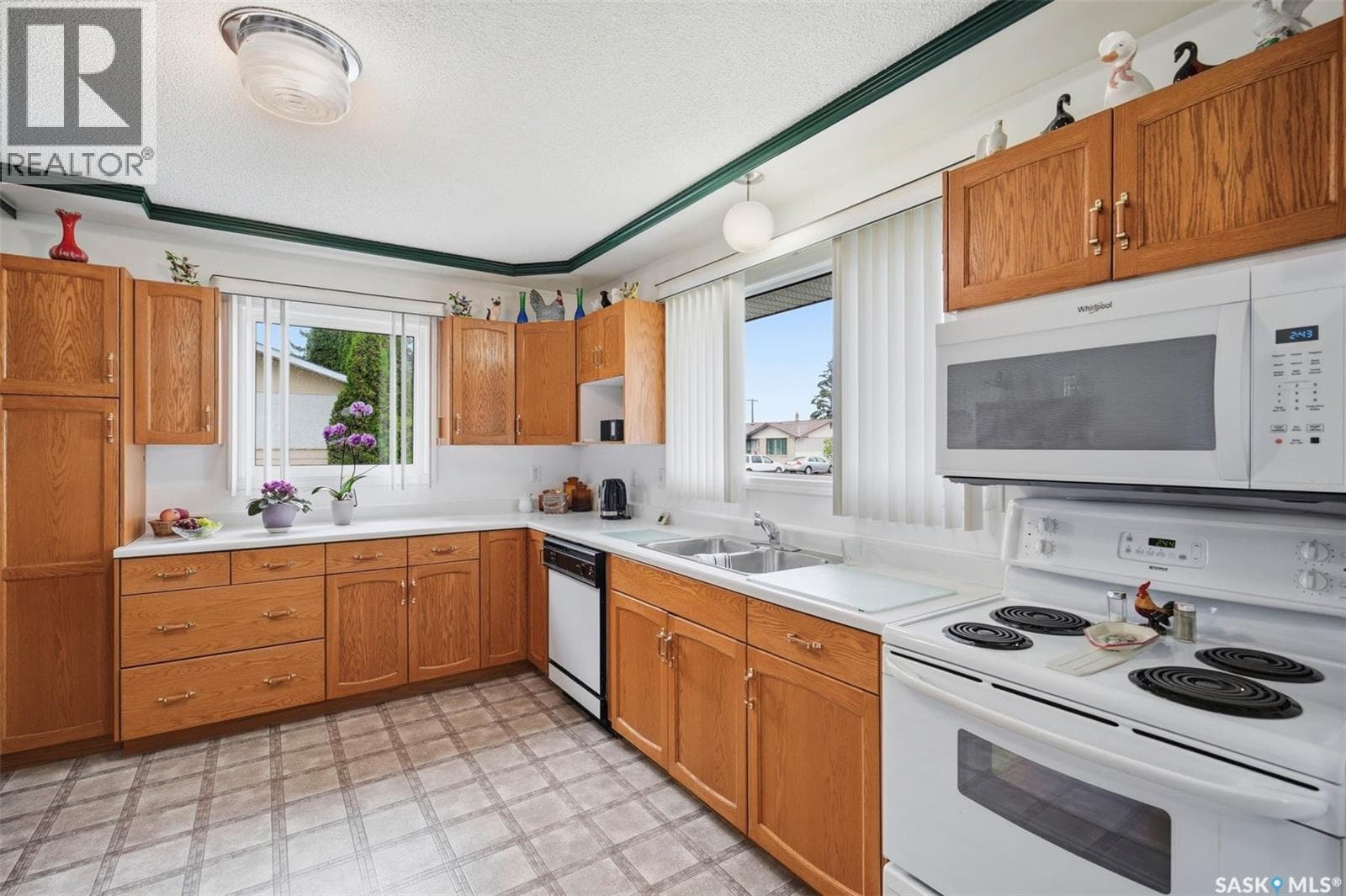 3 bed 2 bath single family at 1019 McMillan AVENUE — $275,000 — photo 9