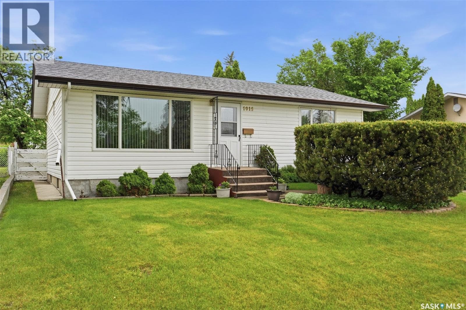 1019 McMillan AVENUE — photo 2