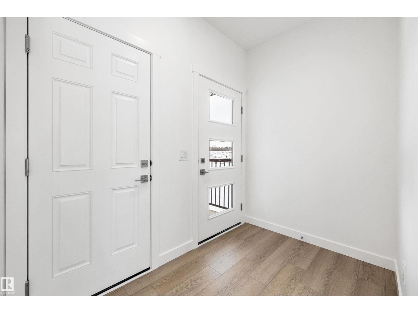 4176 KINGLET DR NW — photo 2