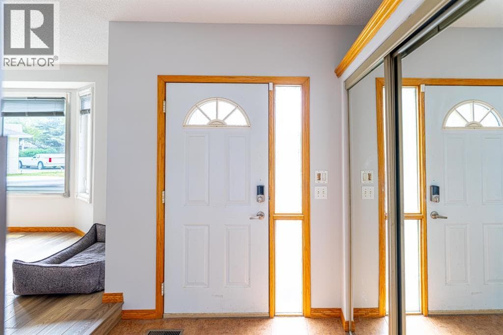 70 Elizabeth Way SE — photo 5