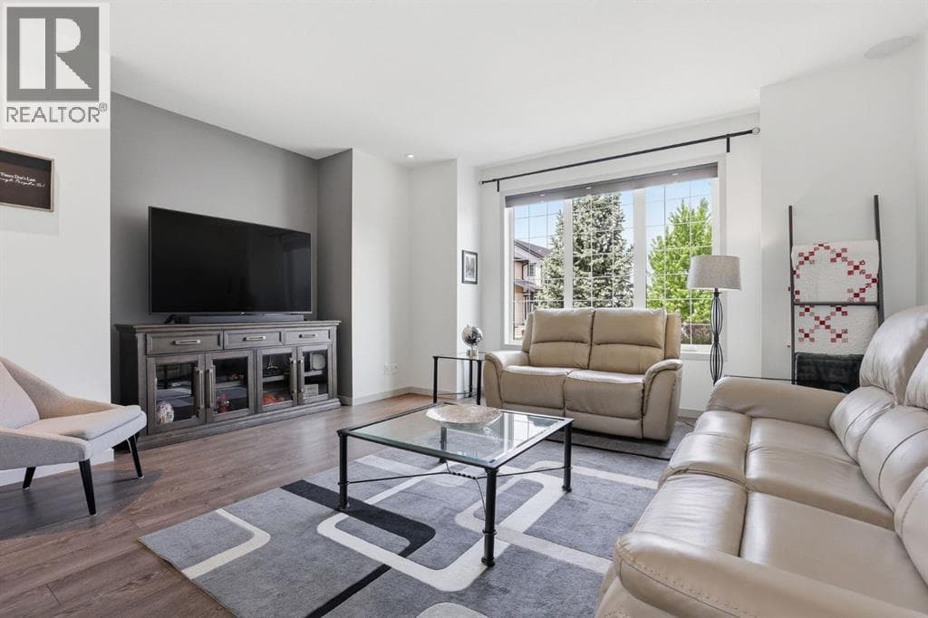 341 Marquis Heights SE — photo 3