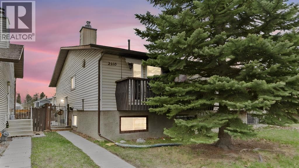 2416 Woodview Drive SW — photo 3