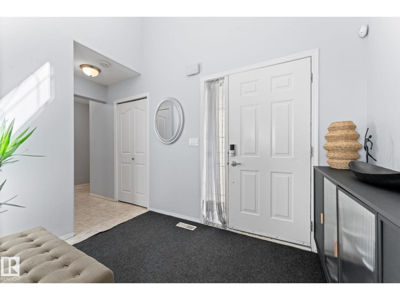 2124 35A AV NW — photo 5