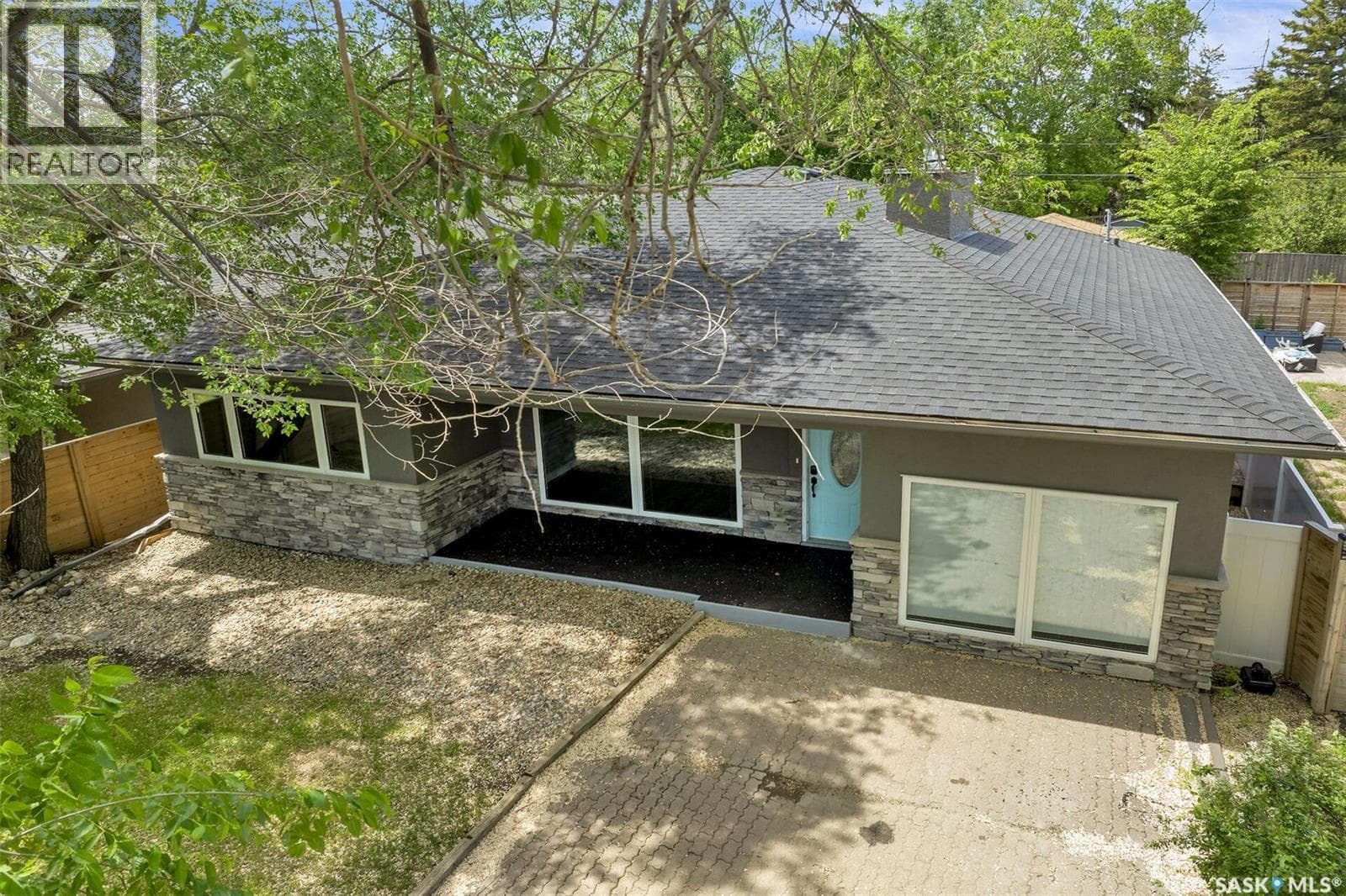 3536 Albert STREET — photo 3