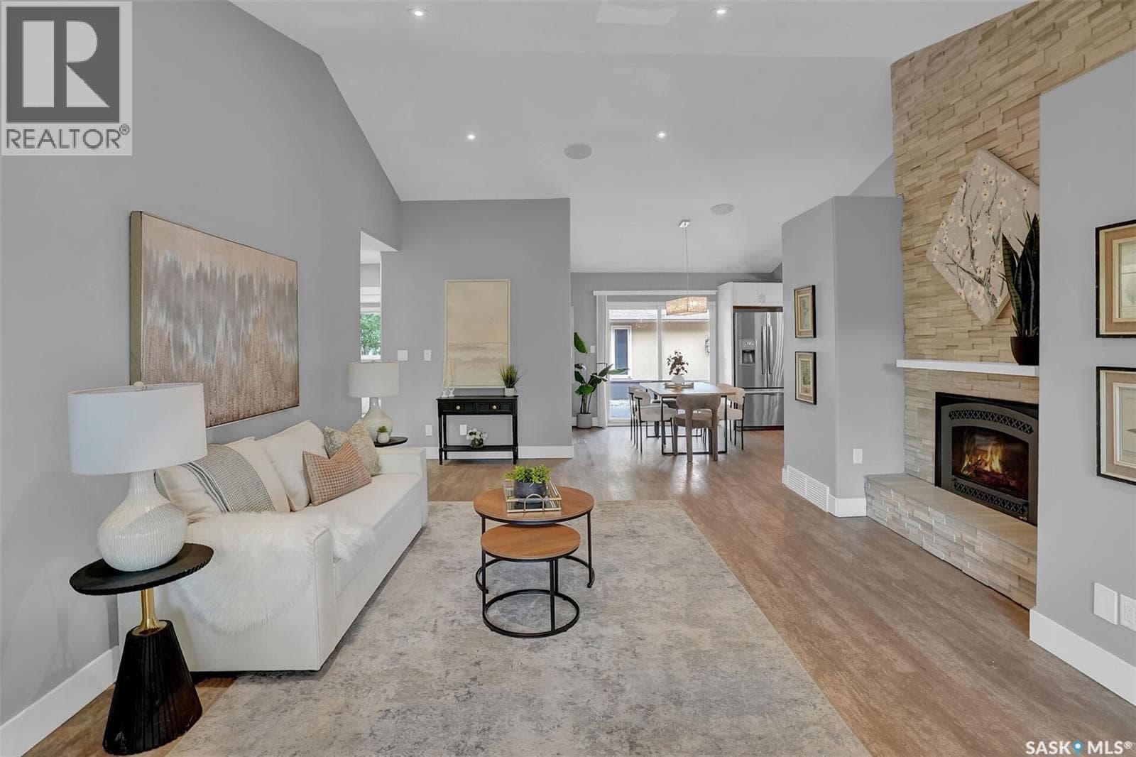 3536 Albert STREET — photo 5