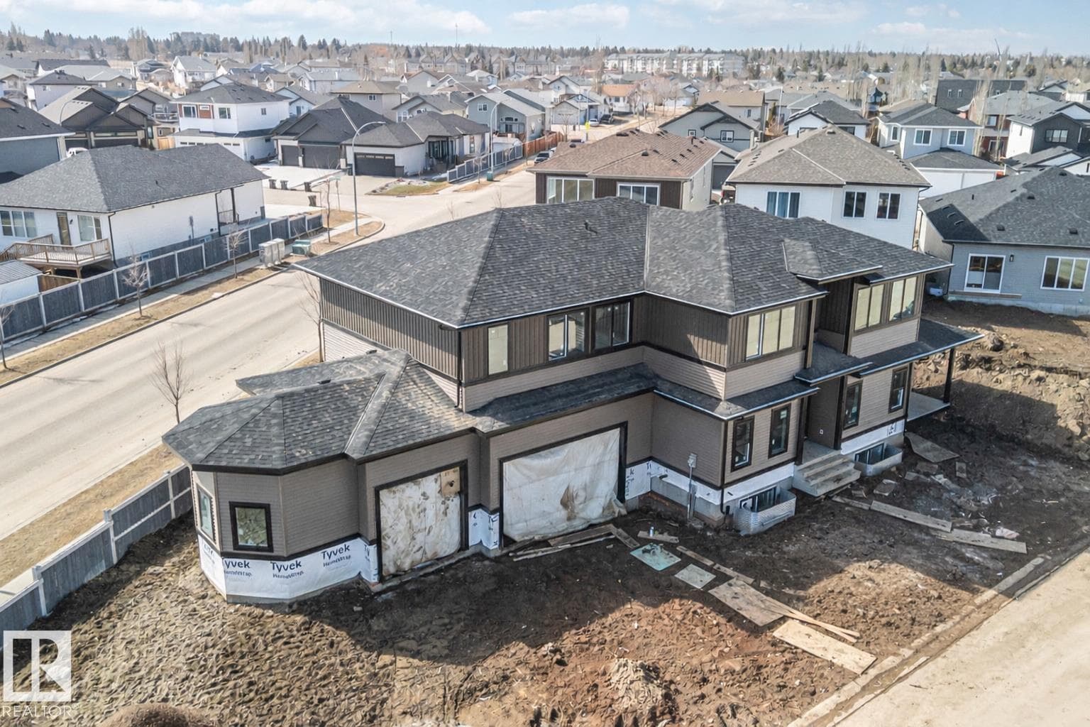33 Harley WY NW — photo 3