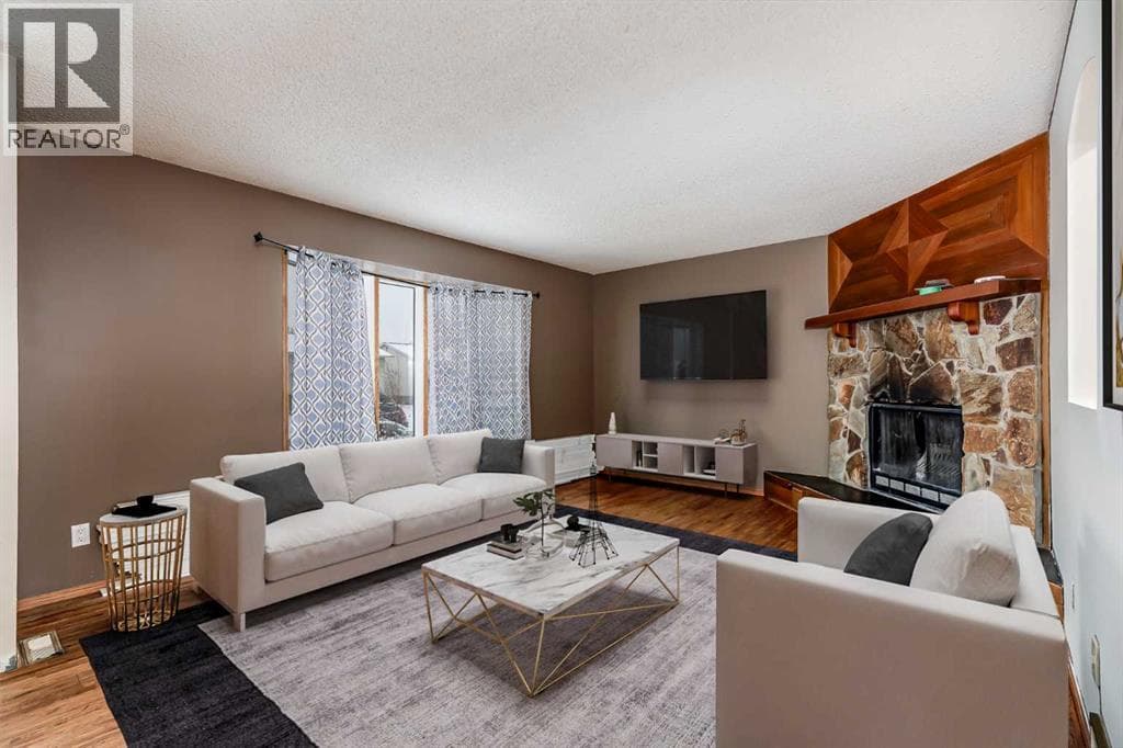 41 Alpine Crescent SE — photo 4