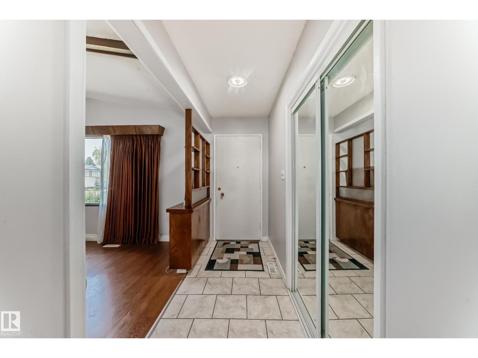 8311 150 AV NW — photo 4