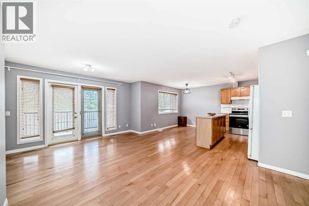 156 Simcoe Place SW — photo 5
