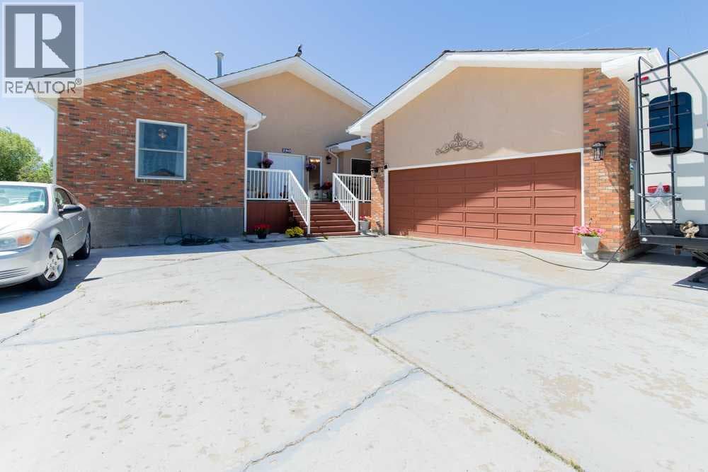 214 3 Street W