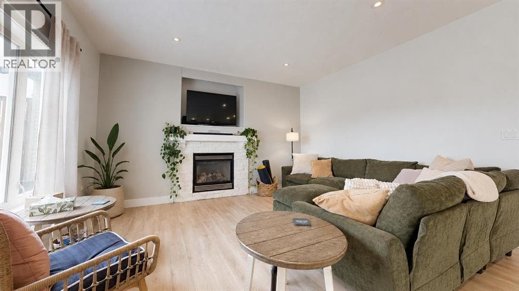 7438 91 Street — photo 5