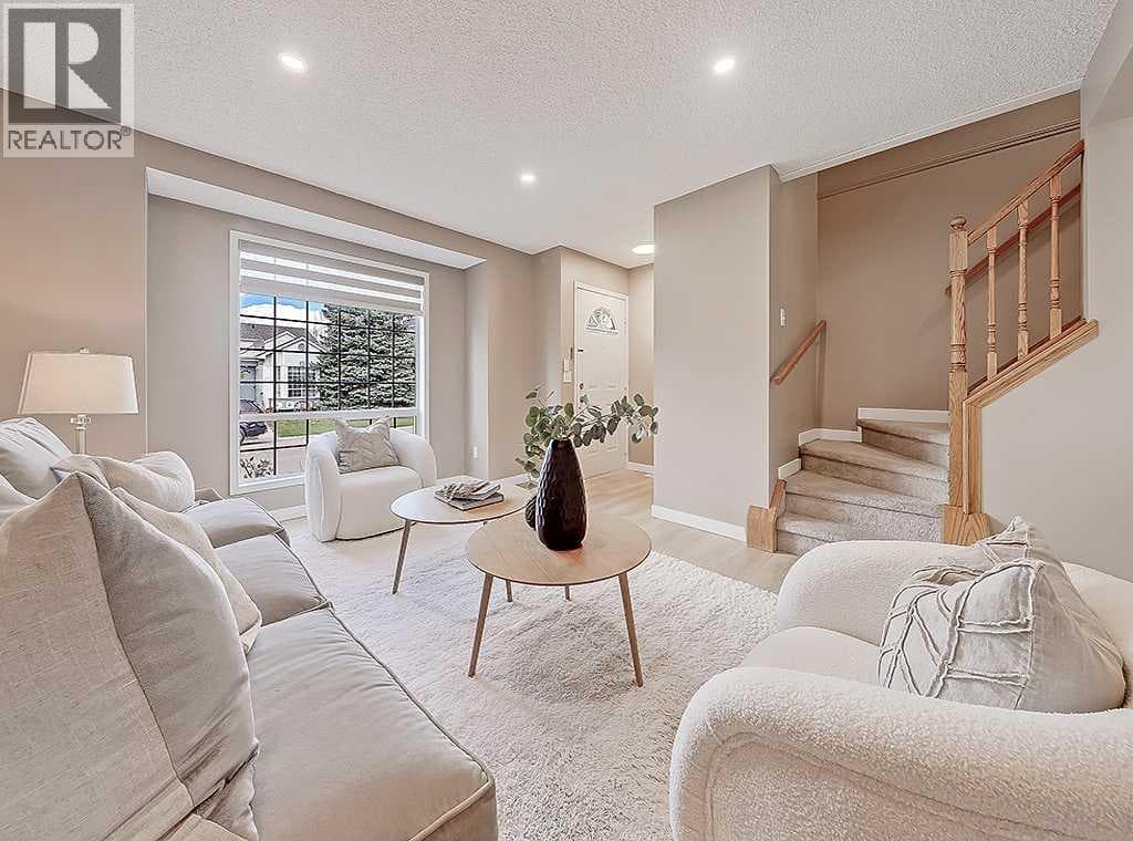 292 Coventry Close NE — photo 5