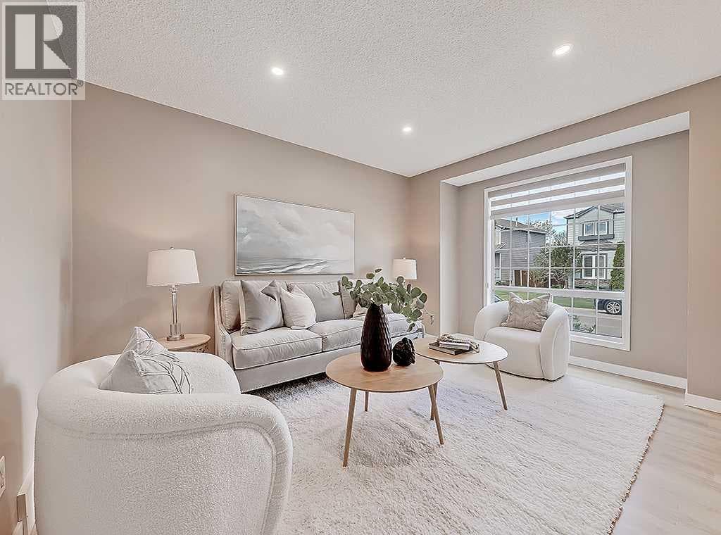 292 Coventry Close NE — photo 4