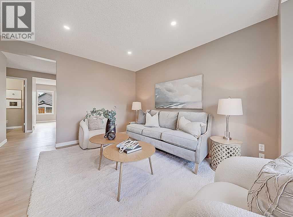 292 Coventry Close NE — photo 3