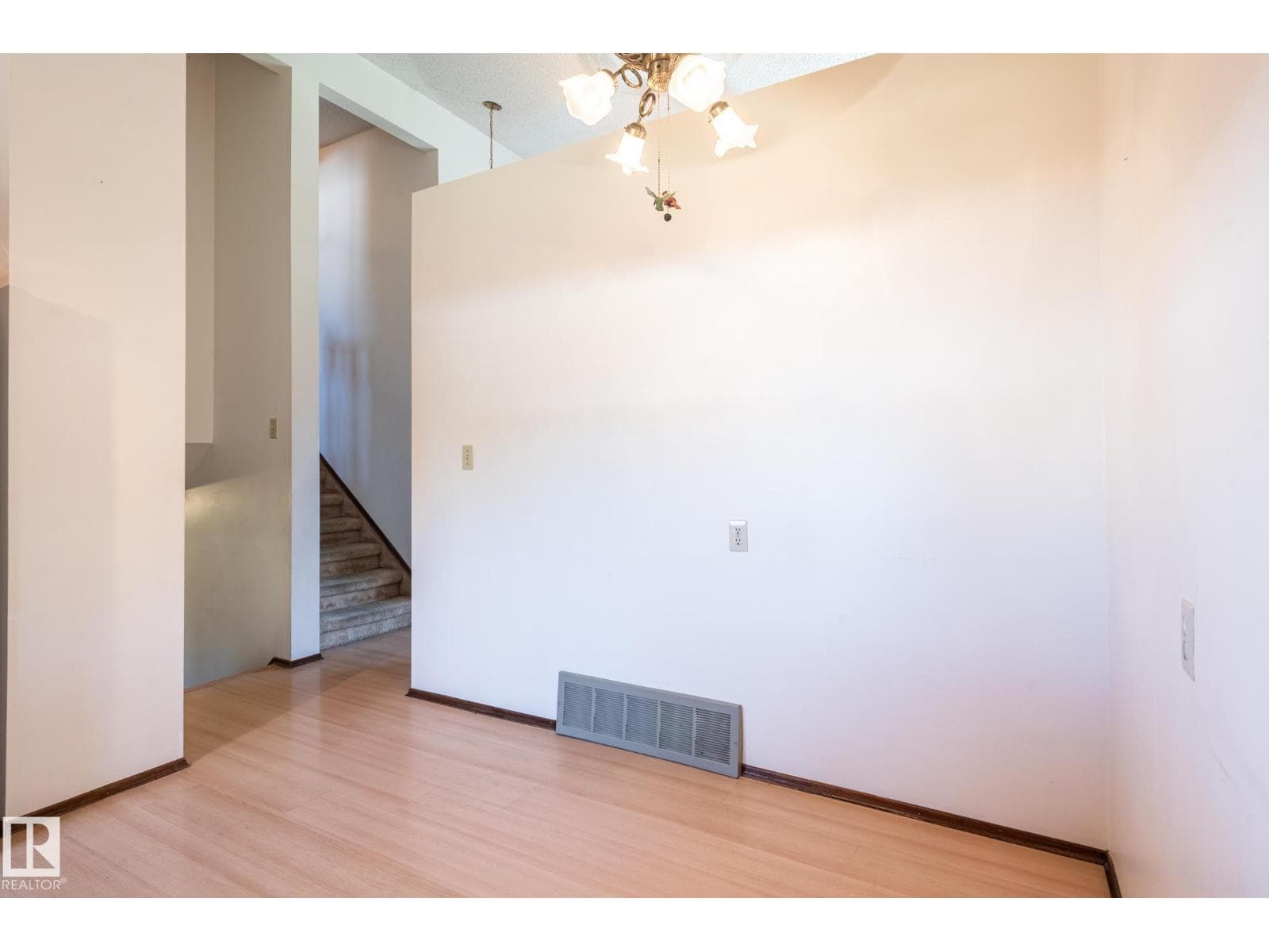 14504 30 ST NW — photo 4