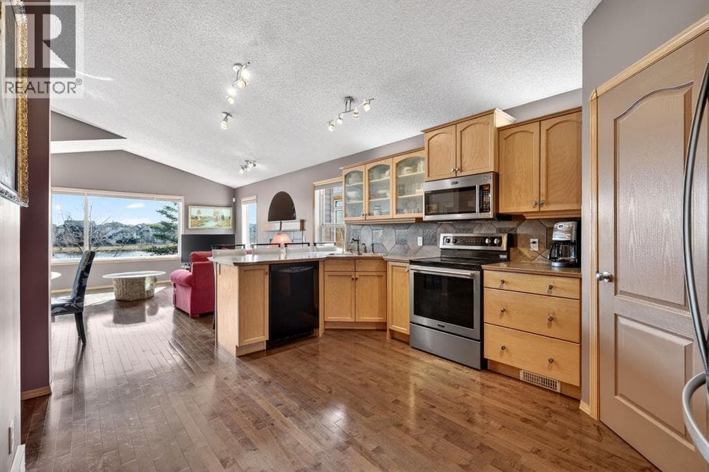 136 West Creek Glen