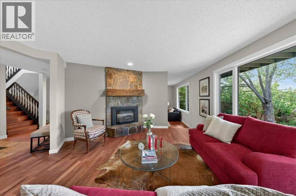 127 Pump Hill Crescent SW — photo 3