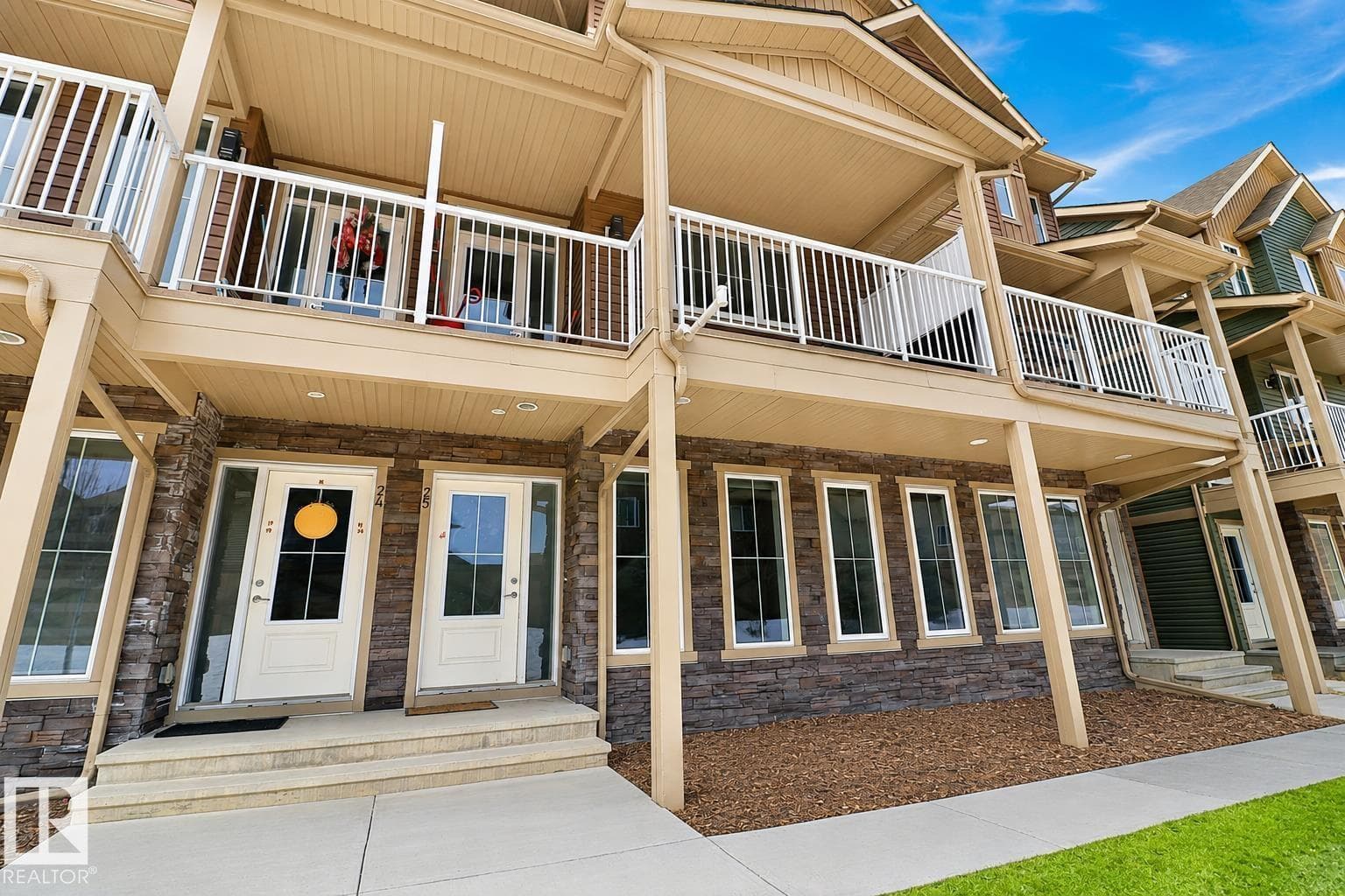 #25 1051 GRAYDON HILL BV SW — photo 2