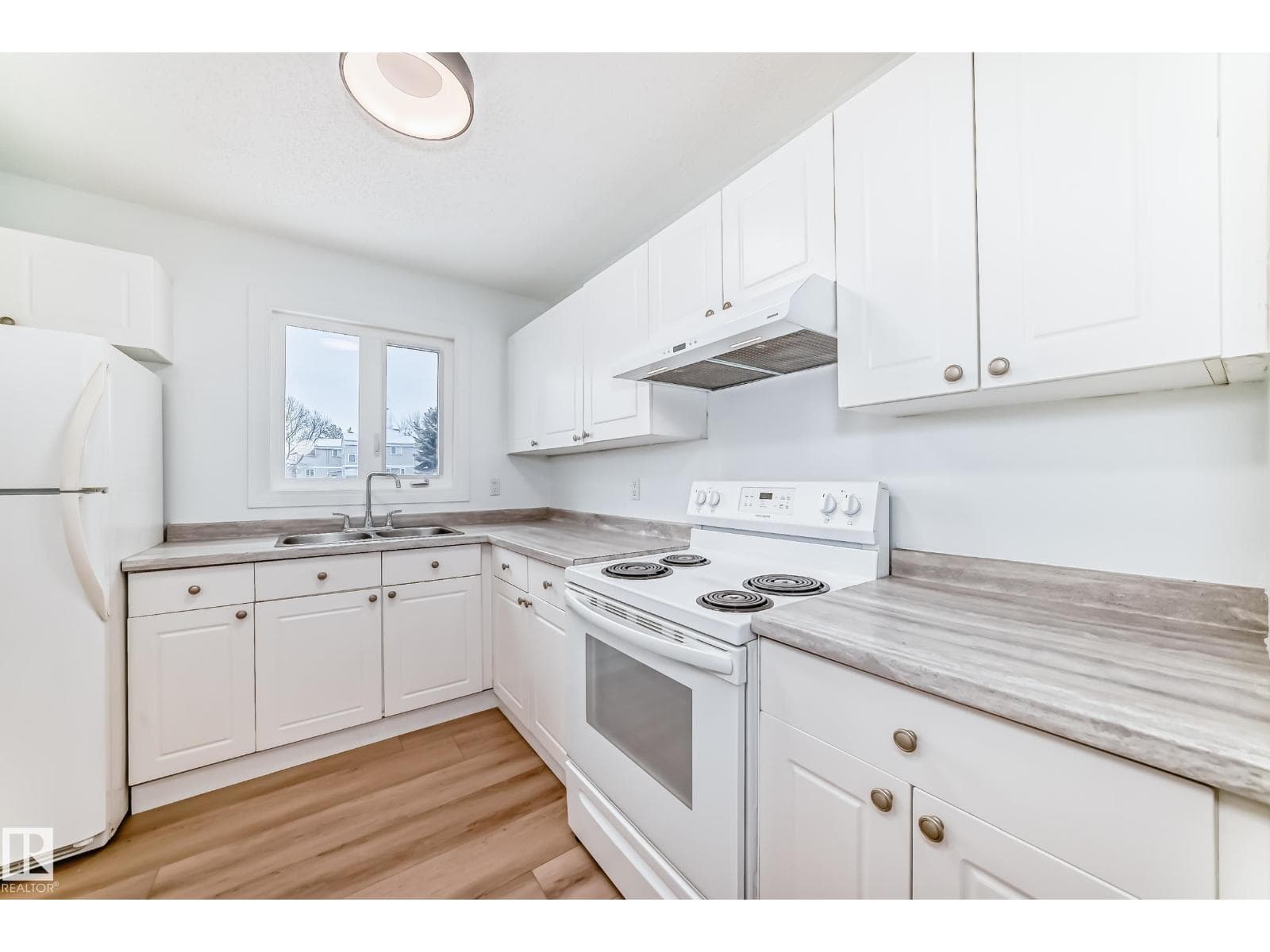9D CASTLE TC NW — photo 5
