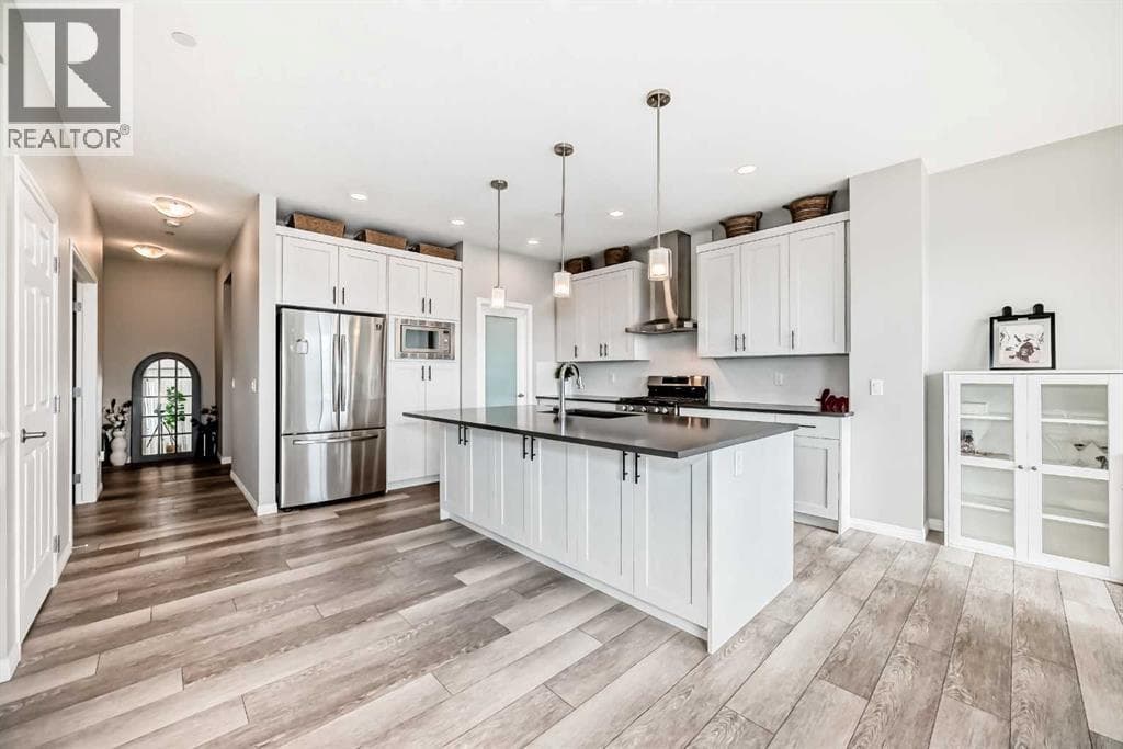 73 Lucas Heights NW — photo 5